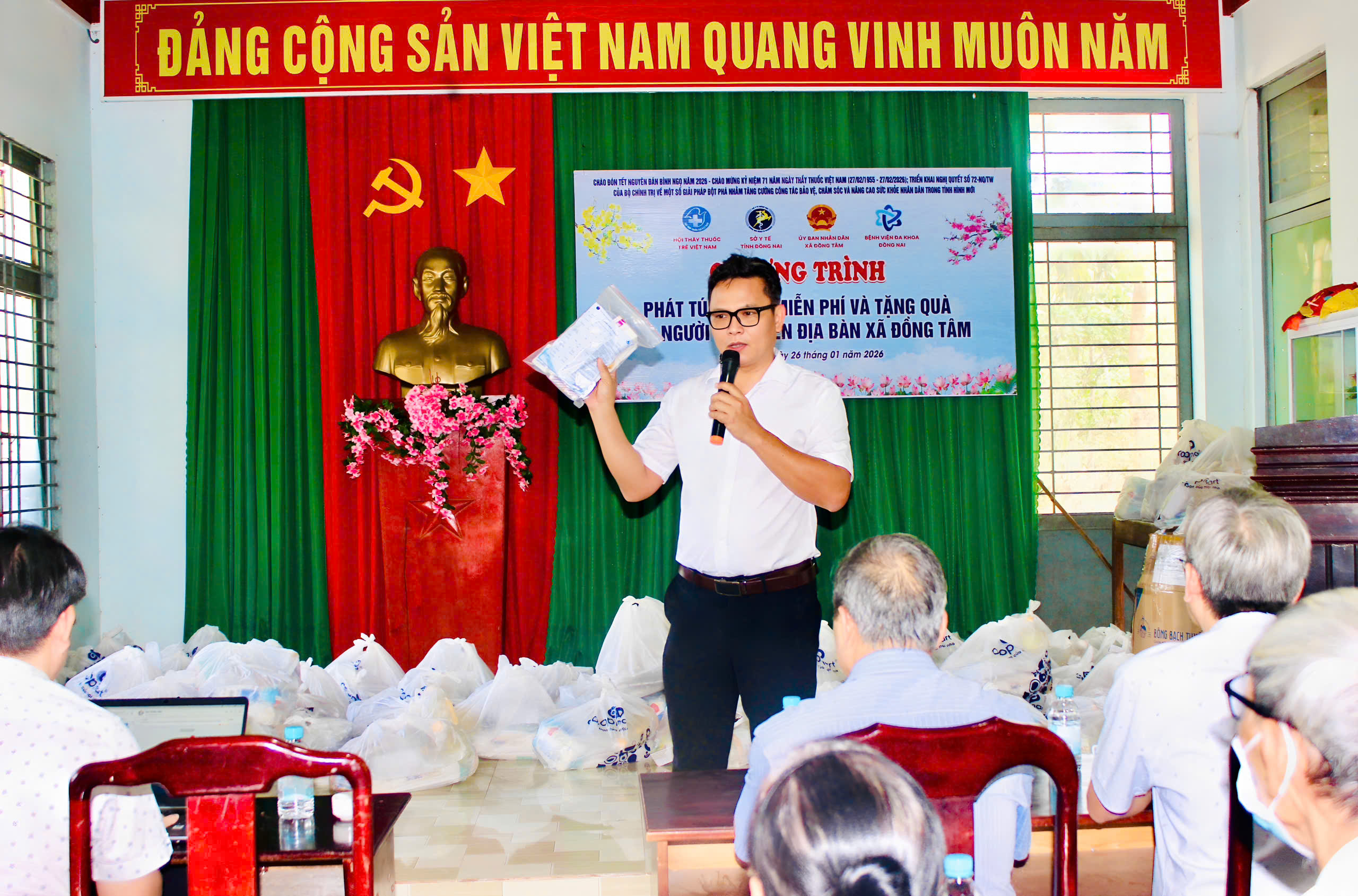 z7472885710907 b13ef68c60226536779e8901f91db775