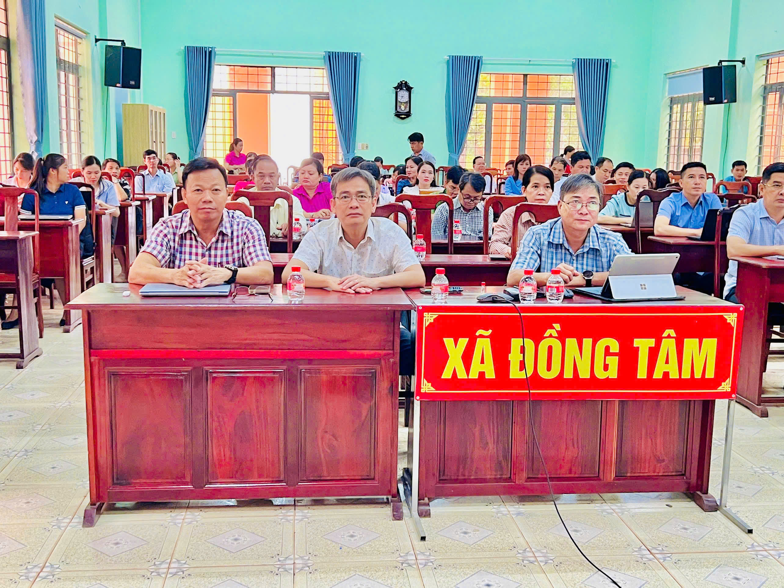 Xã Đồng Tâm tham dự Hội nghị trực tuyến toàn quốc nghiên cứu, học tập, quán triệt và triển khai thực hiện Nghị quyết Hội nghị lần thứ ba Ban Chấp hành Trung ương Đảng khóa XIV